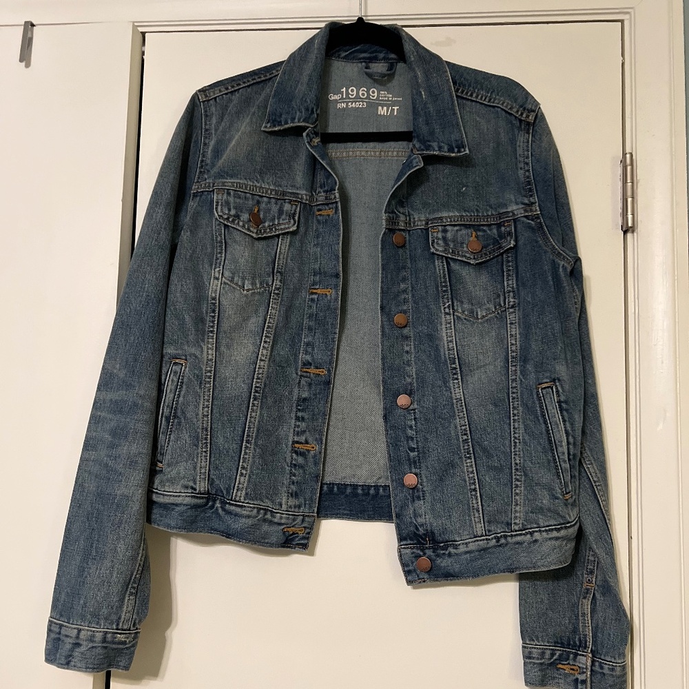 EUC Gap 1969 Denim Jacket size M Tall